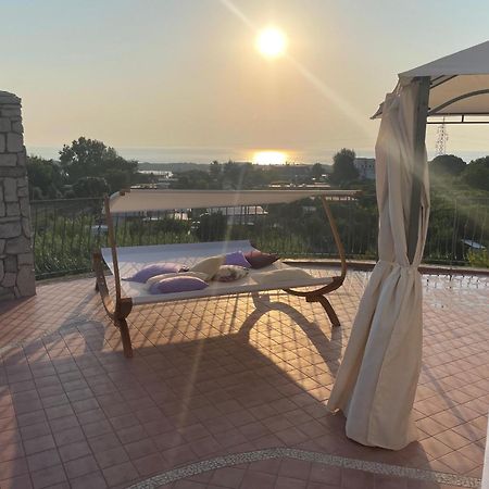 Domus Parva - Villa Con Bio-Piscina, Spa Privata E Appartamenti Panoramici Bacoli Eksteriør billede