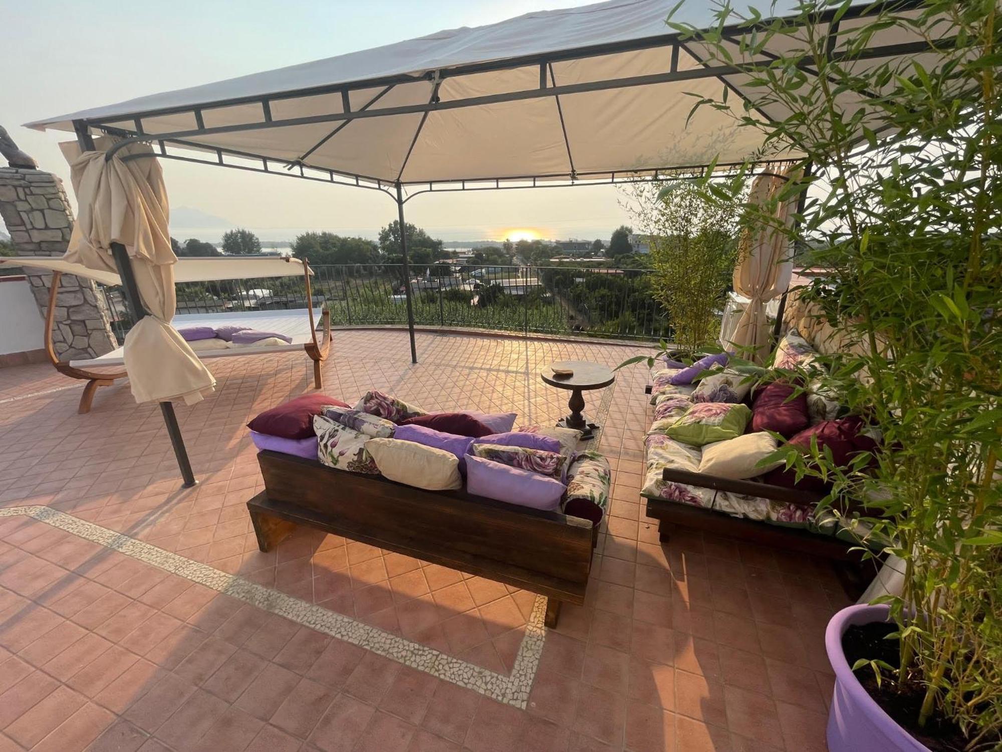 Domus Parva - Villa Con Bio-Piscina, Spa Privata E Appartamenti Panoramici Bacoli Eksteriør billede