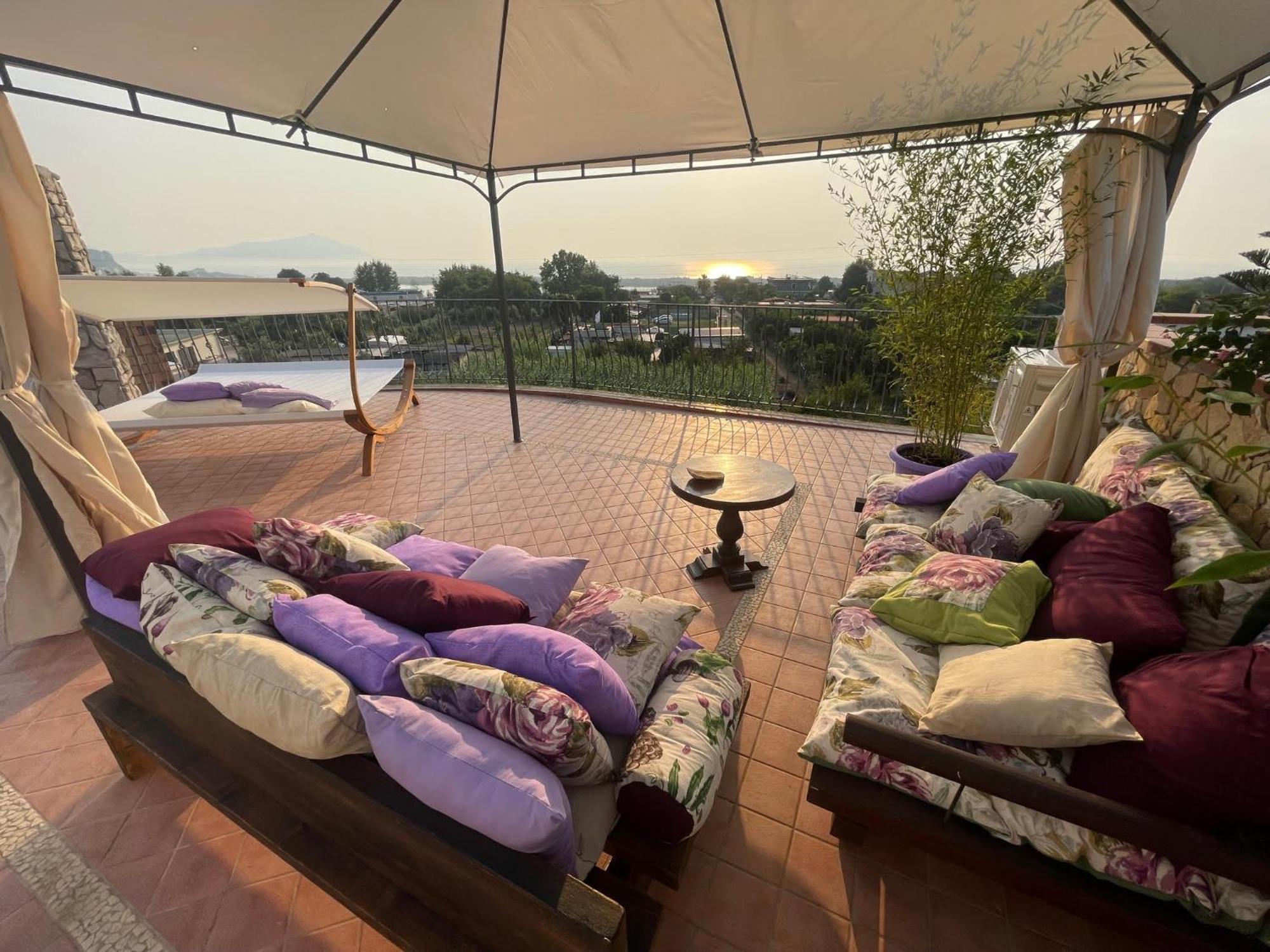 Domus Parva - Villa Con Bio-Piscina, Spa Privata E Appartamenti Panoramici Bacoli Eksteriør billede